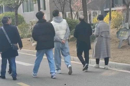 浙江男网红吃瓜事件是真的吗,真相揭秘还是网络炒作？